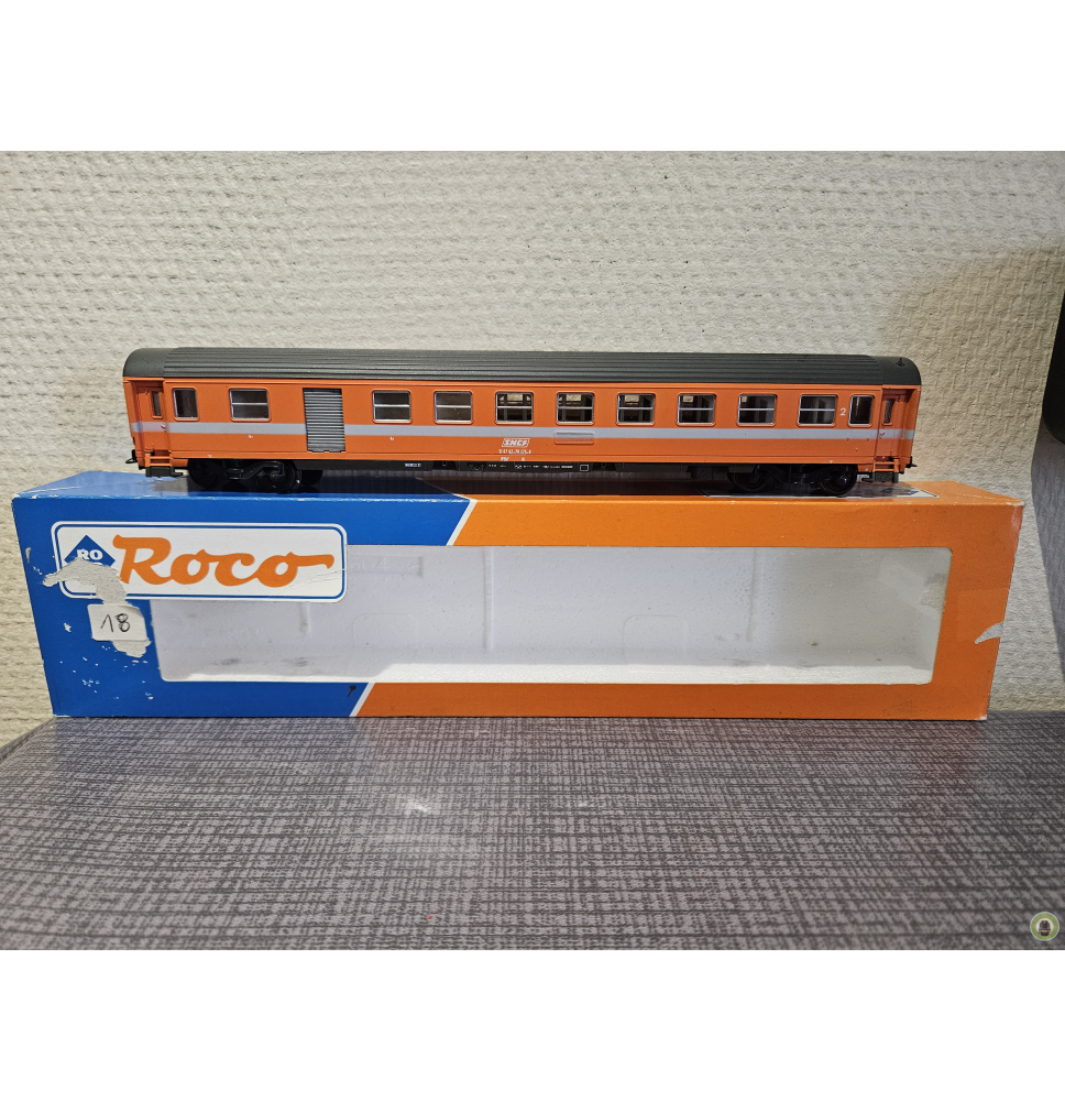 ROCO 4223B Voiture SNCF Eurofima mixte 2ème classe/Fourgon HO