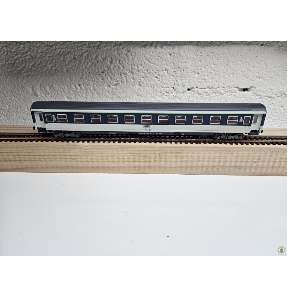 JOUEF voiture B¹⁰c¹⁰ ux SNCF type Corail réf. 5366 HO (éclairage voyageurs tactile)
